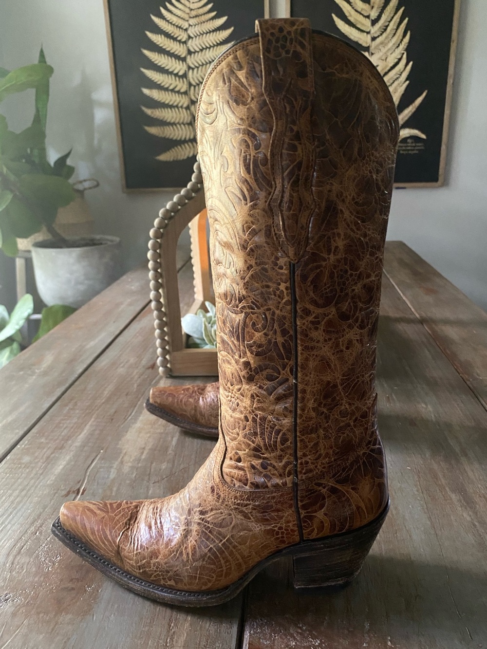 Lucchese Floral Embossed Leather Western Cowboy Boots Snip Toe Womens 6B Brown